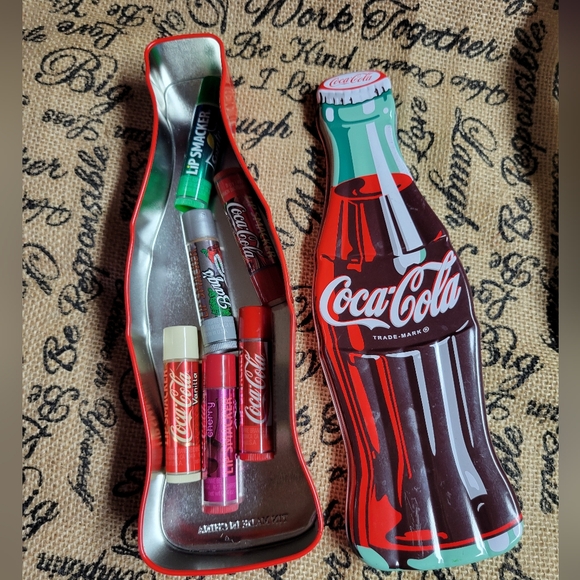 Gently used lip smacker coca cola tin comes with 6 lip gloss - Picture 4 of 7